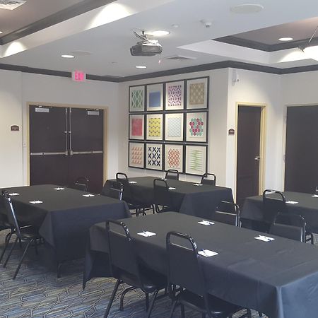 Holiday Inn Express Hotel & Suites Tampa-Usf-Busch Gardens By Ihg Kültér fotó