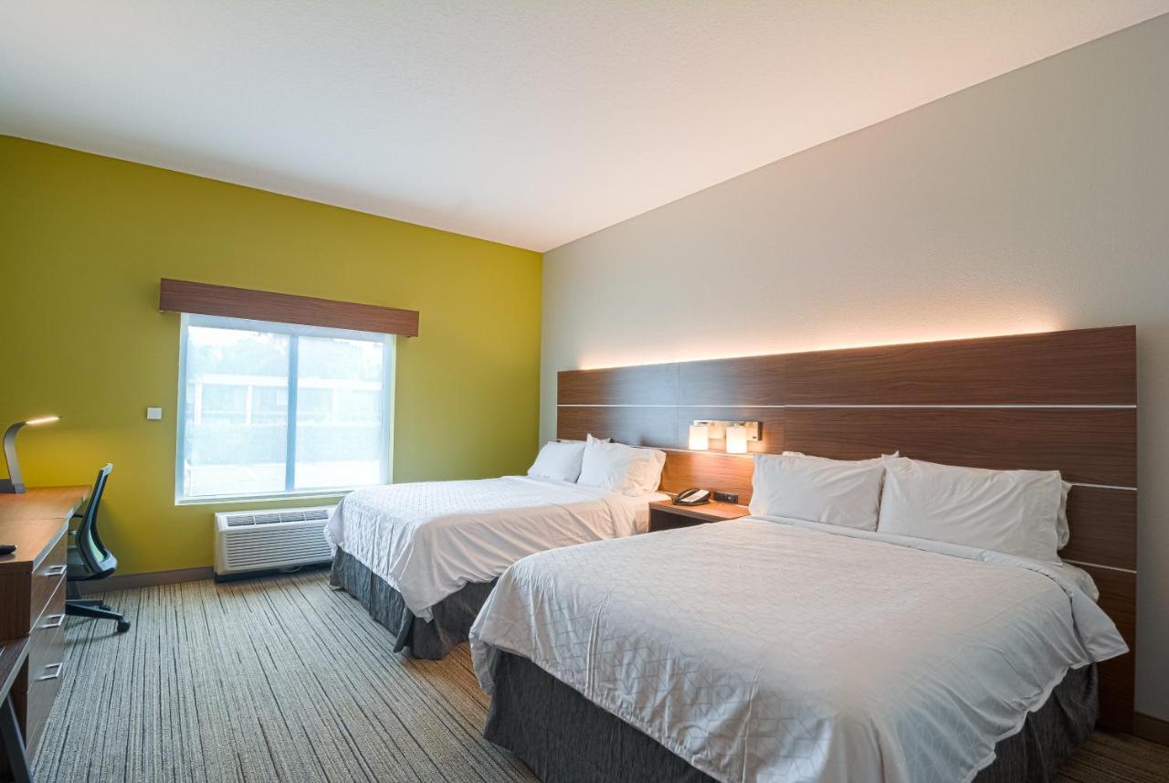 Holiday Inn Express Hotel & Suites Tampa-Usf-Busch Gardens By Ihg Kültér fotó