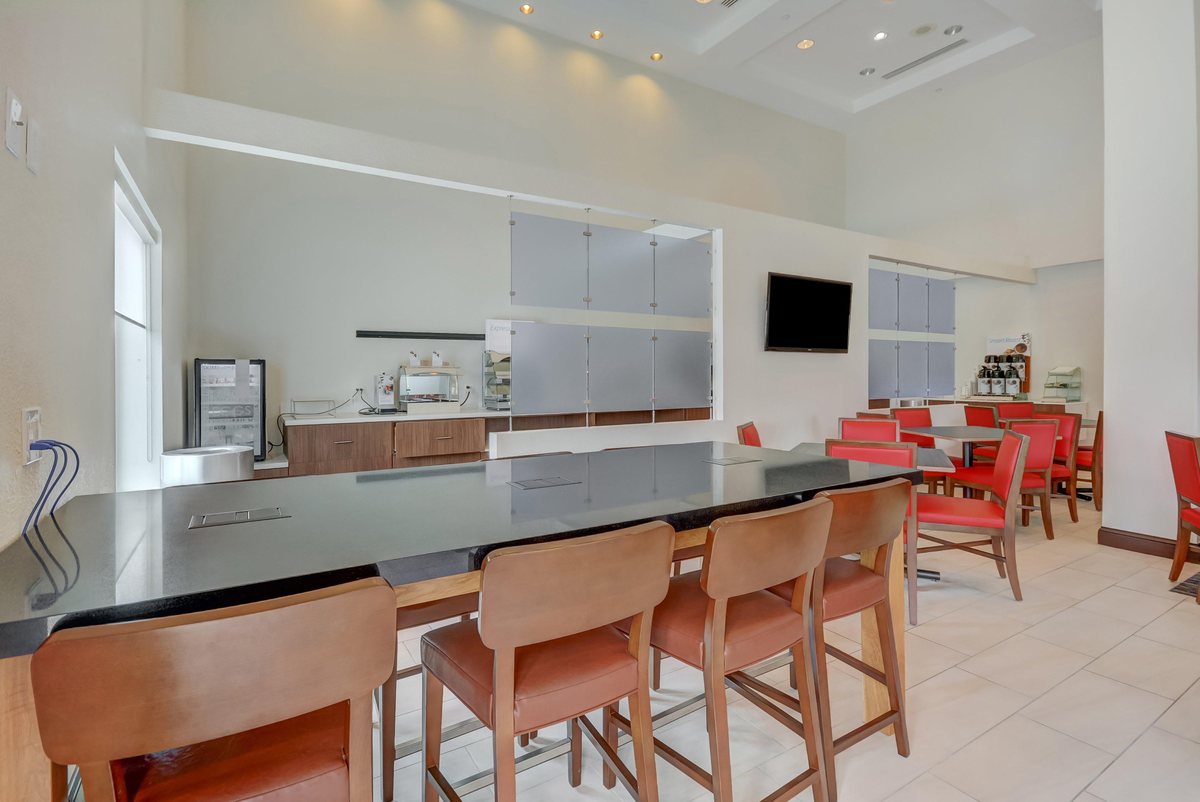 Holiday Inn Express Hotel & Suites Tampa-Usf-Busch Gardens By Ihg Kültér fotó