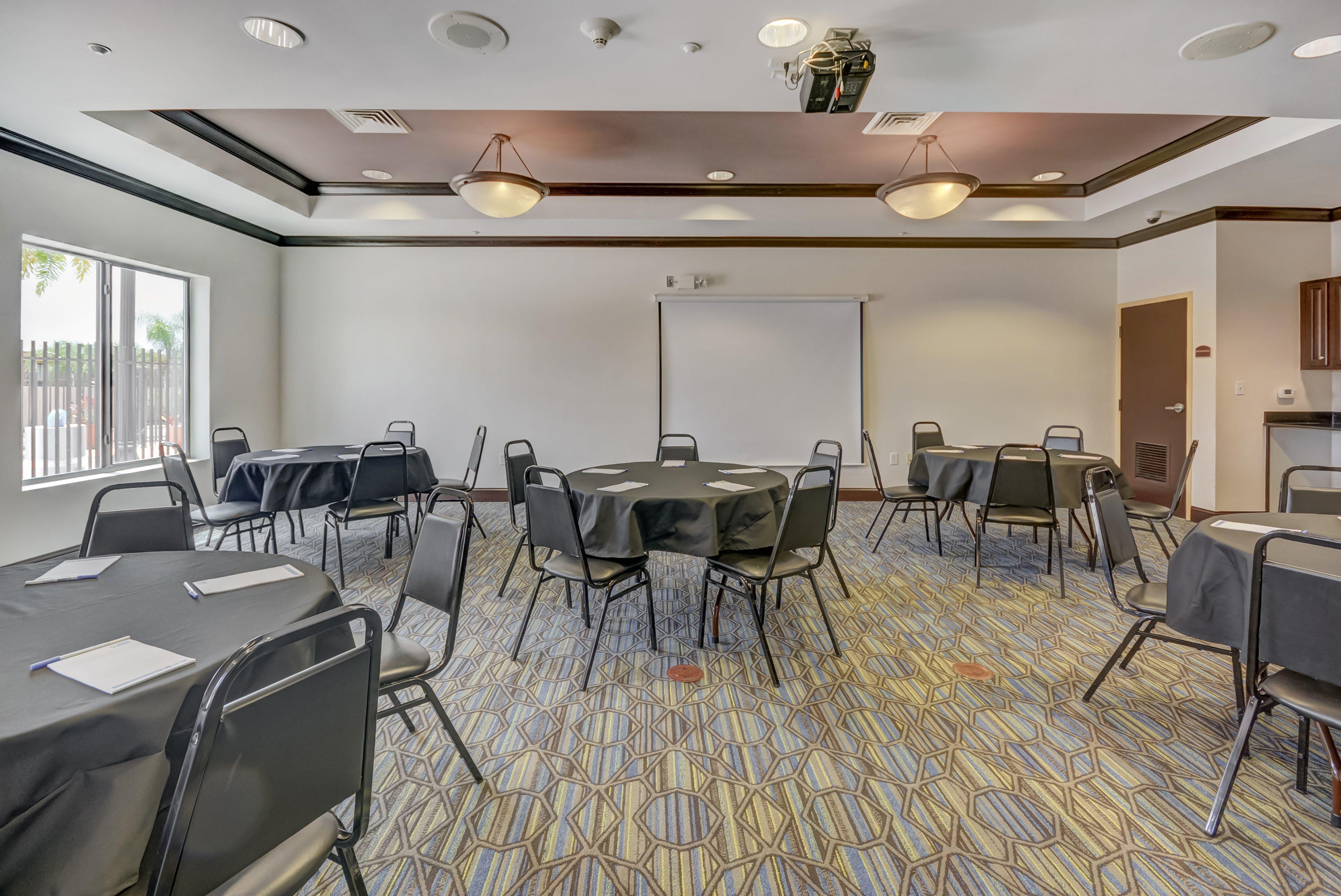 Holiday Inn Express Hotel & Suites Tampa-Usf-Busch Gardens By Ihg Kültér fotó