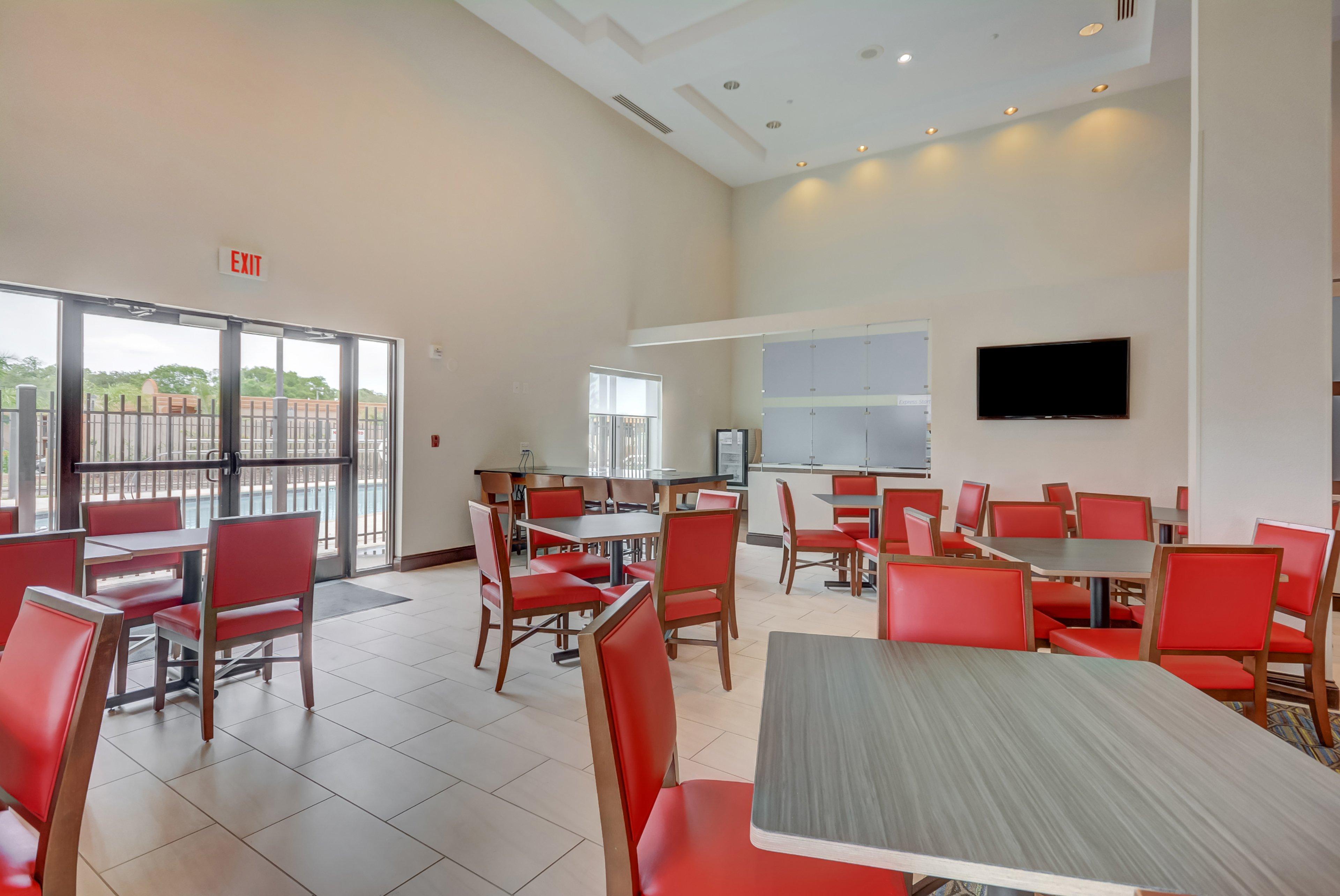 Holiday Inn Express Hotel & Suites Tampa-Usf-Busch Gardens By Ihg Kültér fotó
