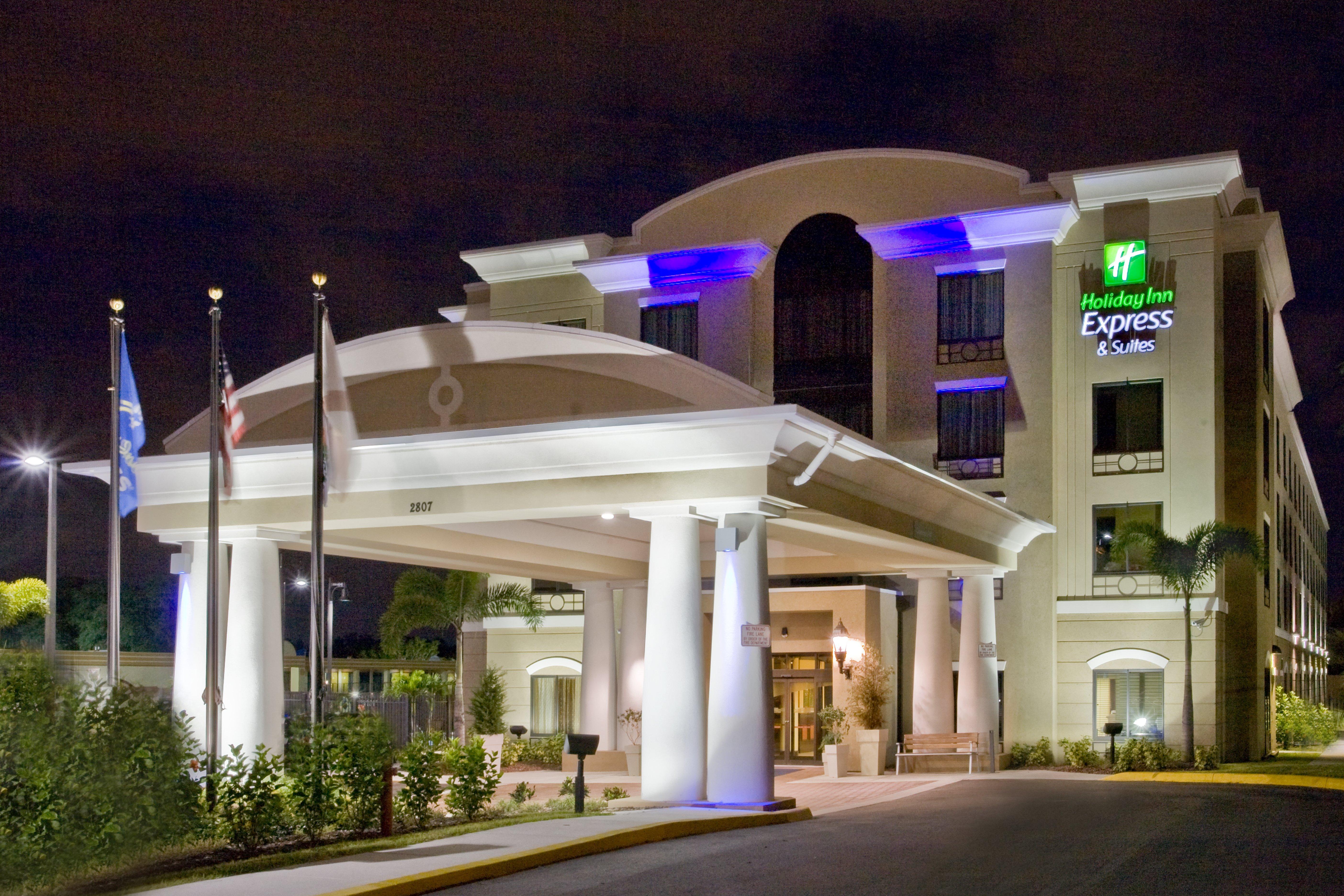 Holiday Inn Express Hotel & Suites Tampa-Usf-Busch Gardens By Ihg Kültér fotó