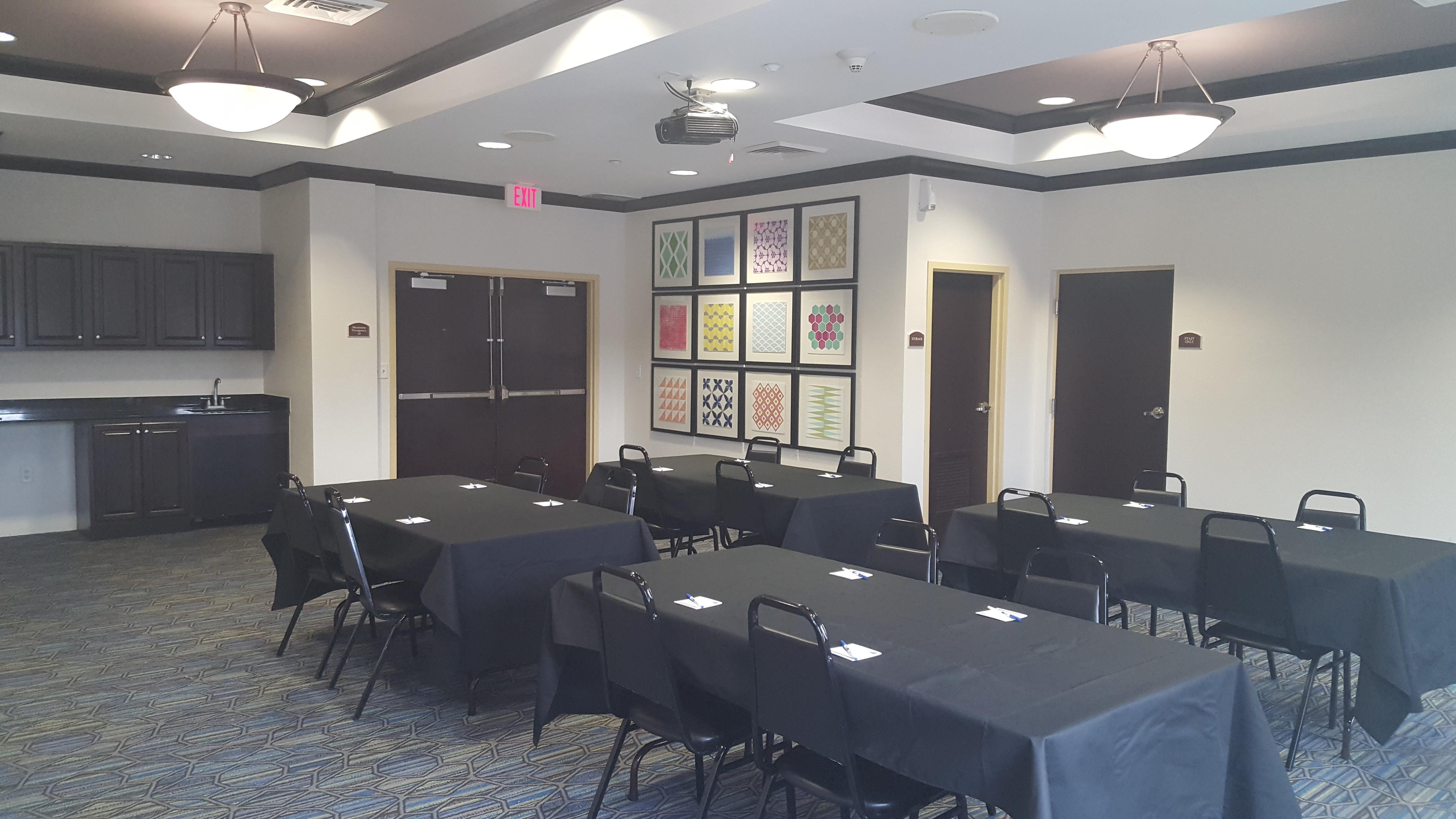 Holiday Inn Express Hotel & Suites Tampa-Usf-Busch Gardens By Ihg Kültér fotó