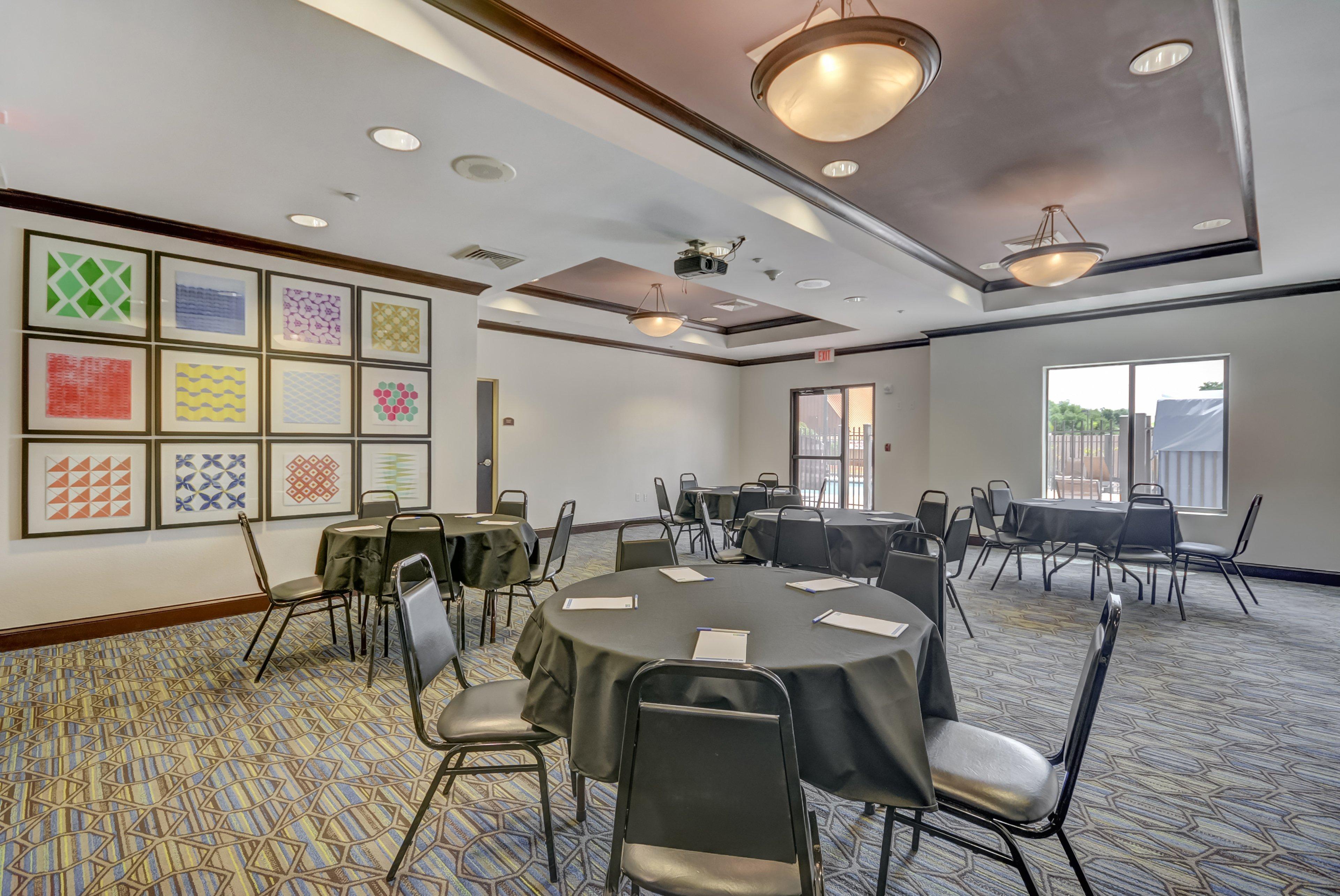 Holiday Inn Express Hotel & Suites Tampa-Usf-Busch Gardens By Ihg Kültér fotó