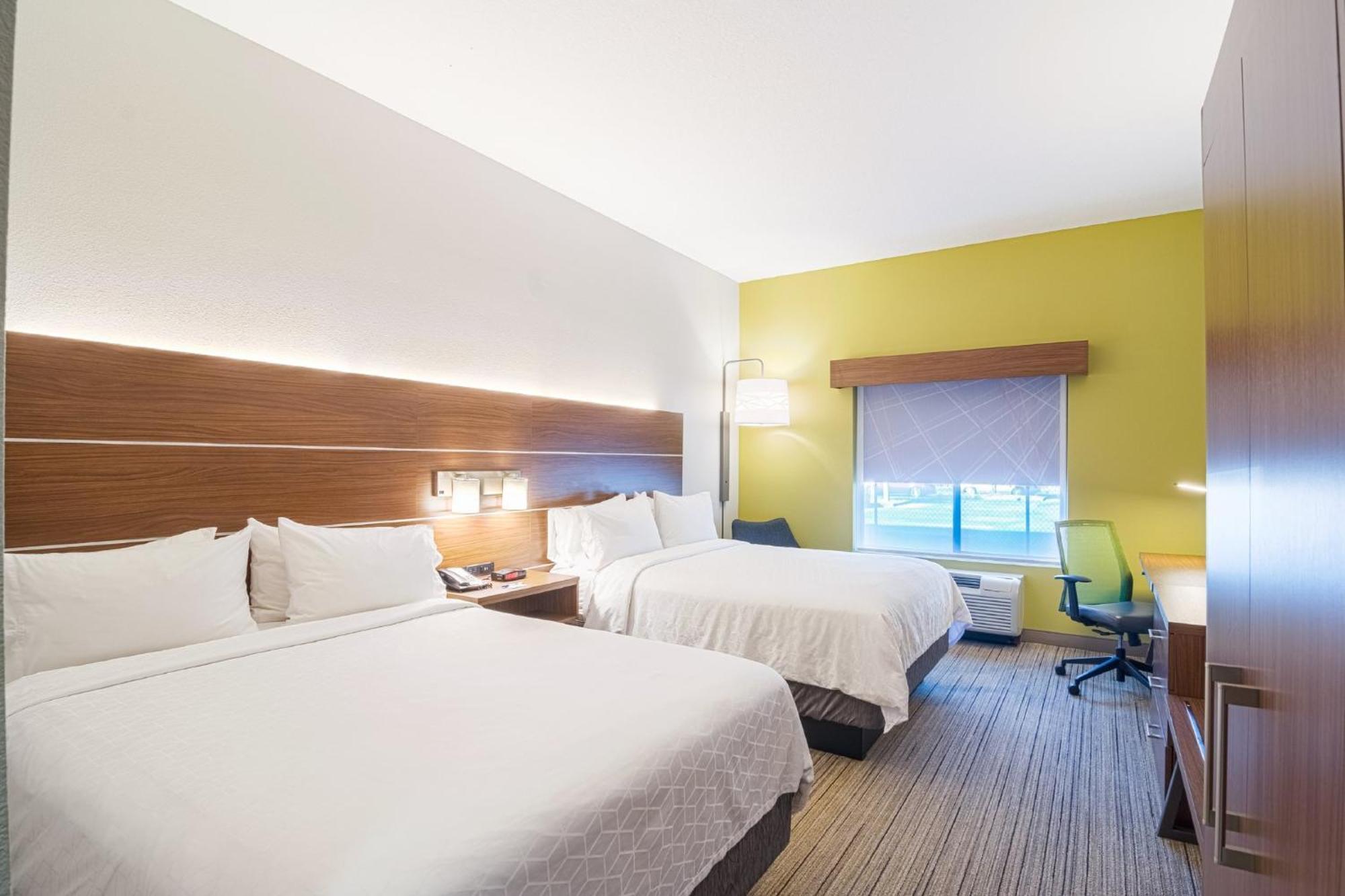 Holiday Inn Express Hotel & Suites Tampa-Usf-Busch Gardens By Ihg Kültér fotó