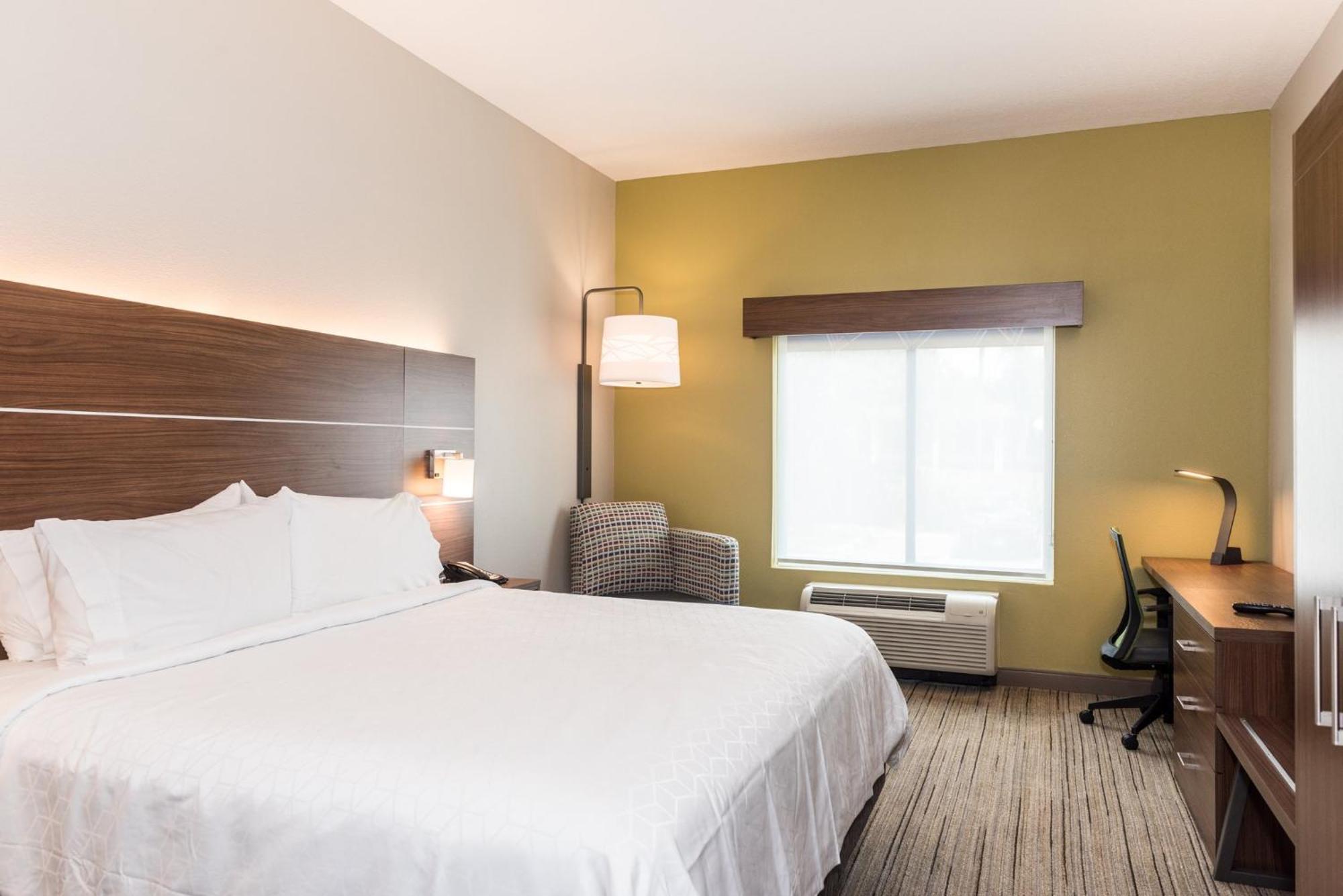 Holiday Inn Express Hotel & Suites Tampa-Usf-Busch Gardens By Ihg Kültér fotó