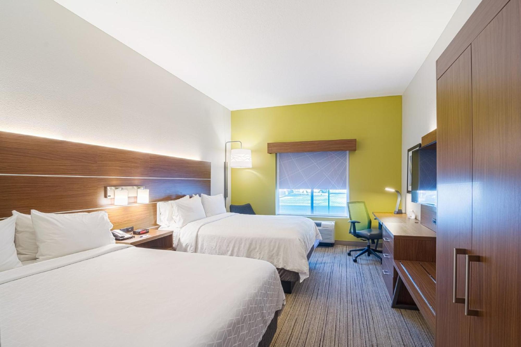 Holiday Inn Express Hotel & Suites Tampa-Usf-Busch Gardens By Ihg Kültér fotó