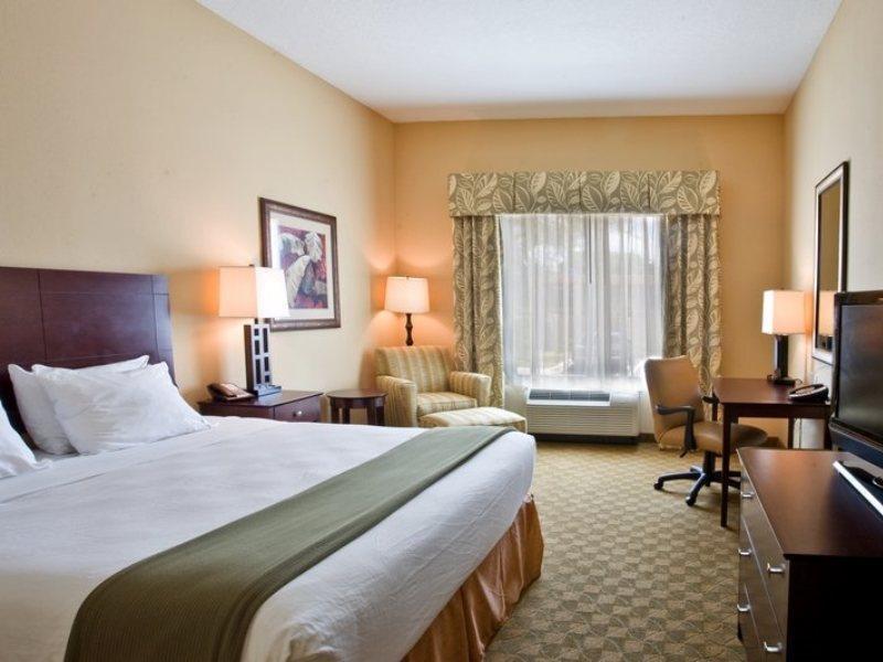 Holiday Inn Express Hotel & Suites Tampa-Usf-Busch Gardens By Ihg Kültér fotó
