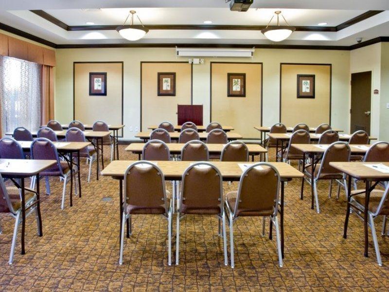 Holiday Inn Express Hotel & Suites Tampa-Usf-Busch Gardens By Ihg Kültér fotó