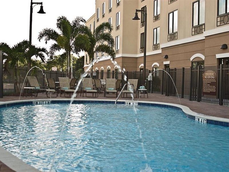 Holiday Inn Express Hotel & Suites Tampa-Usf-Busch Gardens By Ihg Kültér fotó