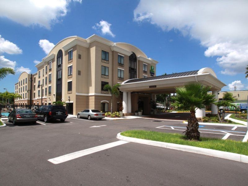 Holiday Inn Express Hotel & Suites Tampa-Usf-Busch Gardens By Ihg Kültér fotó